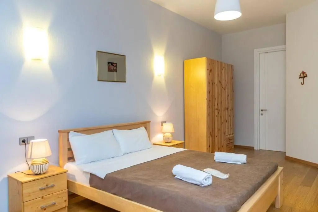 Wehost Spacious place near Rustaveli