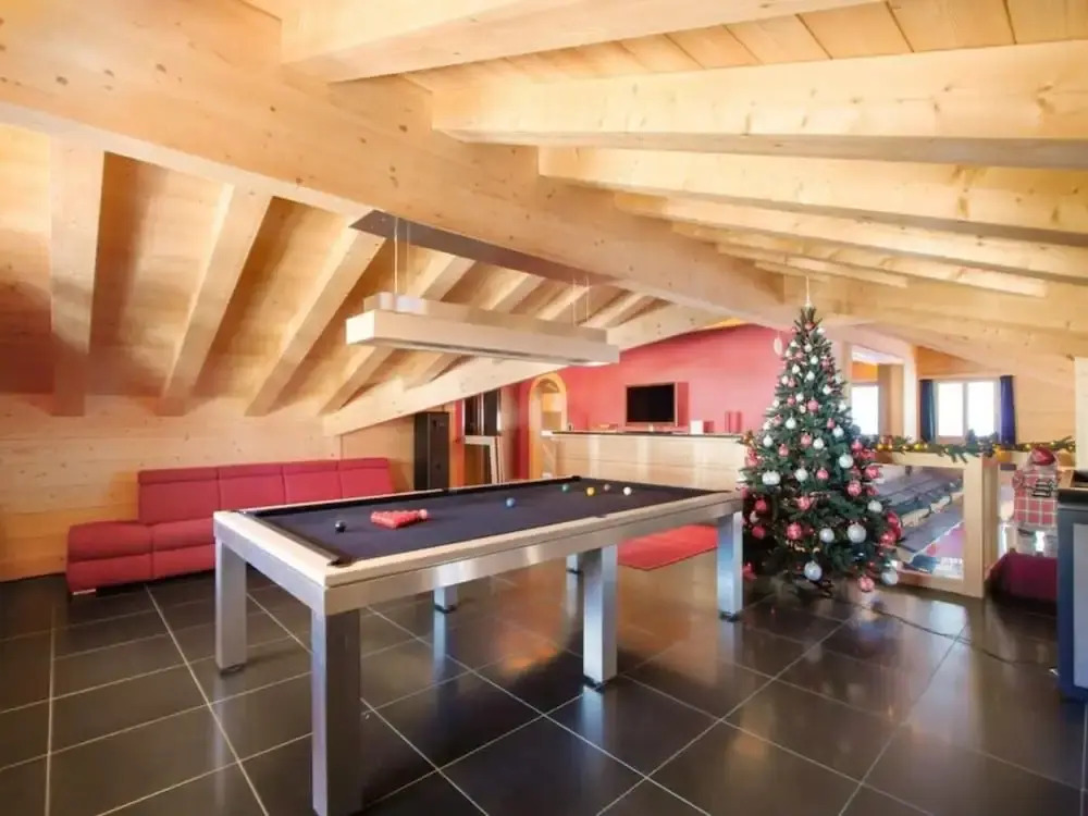 Beautiful Modern Chalet in the Gstaad Region
