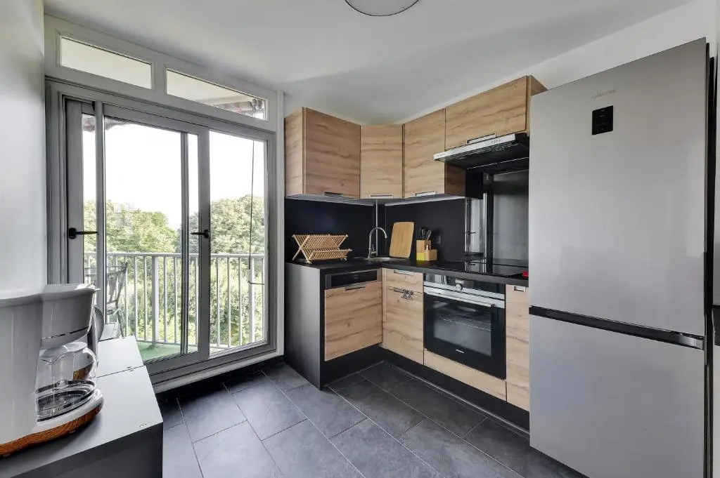 Chic apart with parking and balcony