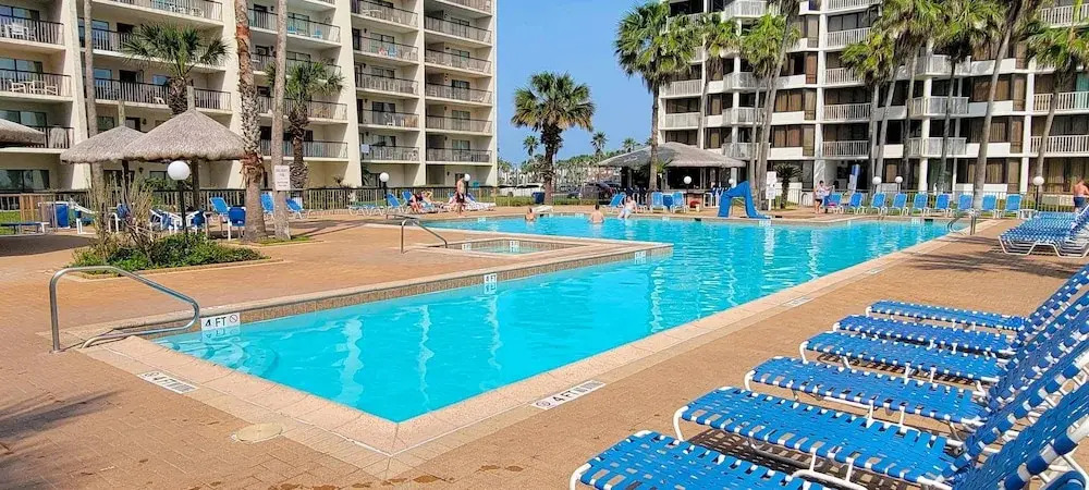 Sleeps 10 Direct Beach Heated Pool 3 Bedroom Apts