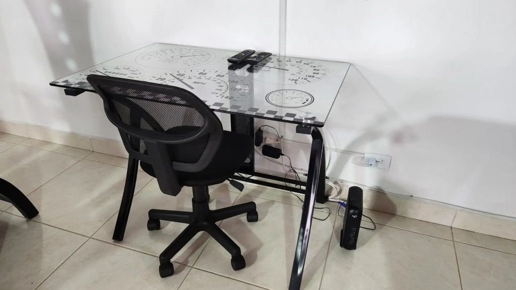 confortable apartamento en envigado muy central wifi de 300 megas