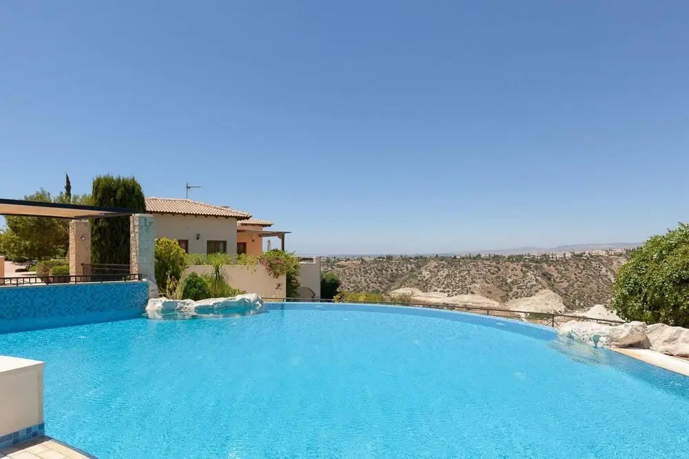 Aphrodite Hills Holiday Residences Junior Villas 3 Bedroom Junior Villa With Communal Pool - Fz02