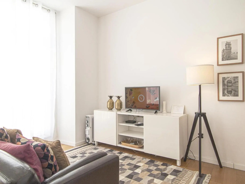 Baixa chiado 2 bedroom duplex apt with elevator