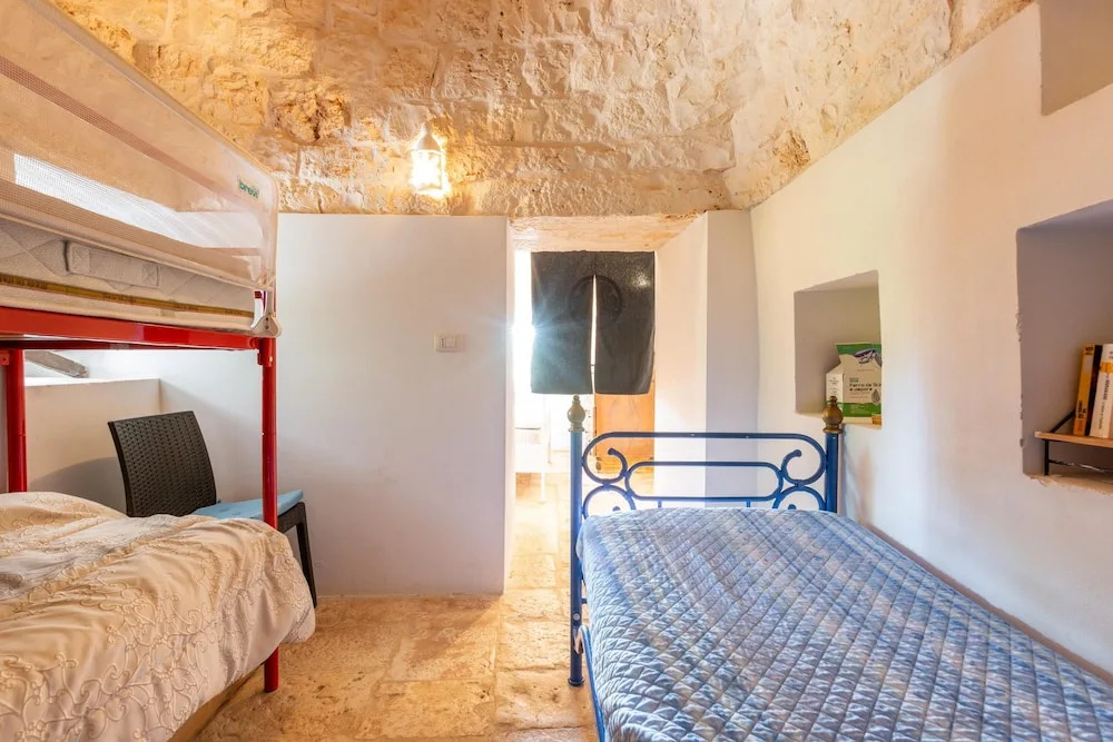 2496 Trullo Chiaro di Luna by Perle di Puglia