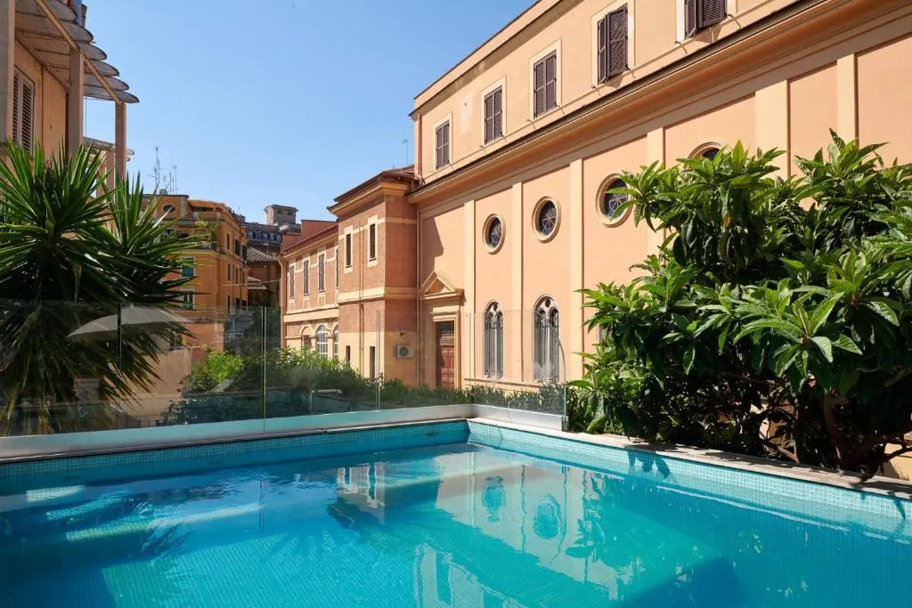 Palm Gallery Hotel