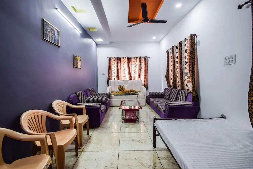 OYO 10092 Home Elegant 3BHK Villa Hiran Magri