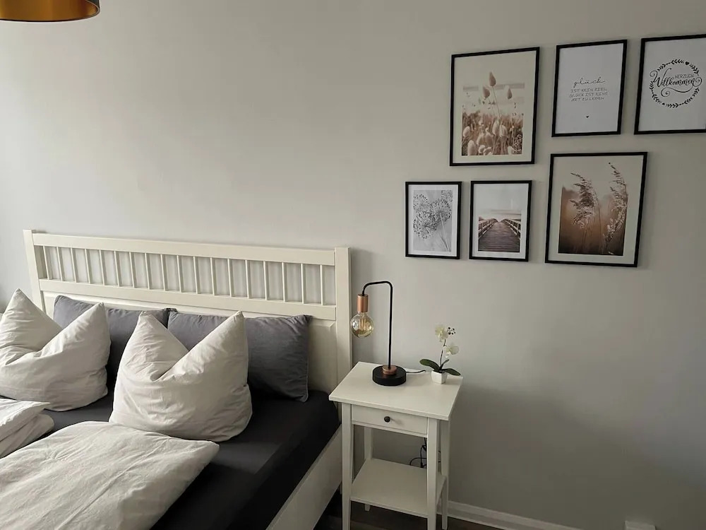 Charming 4-person Apartment in Hoyerswerda City Center