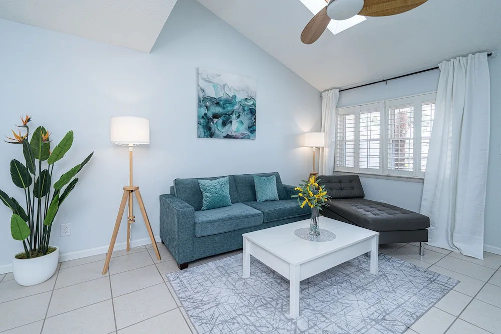 Beachside Palms - Miramar Beach