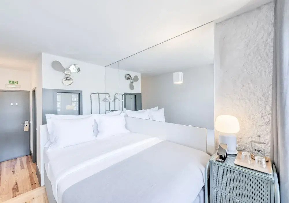 Oporto Street Fonte Taurina - Riverfront Suites
