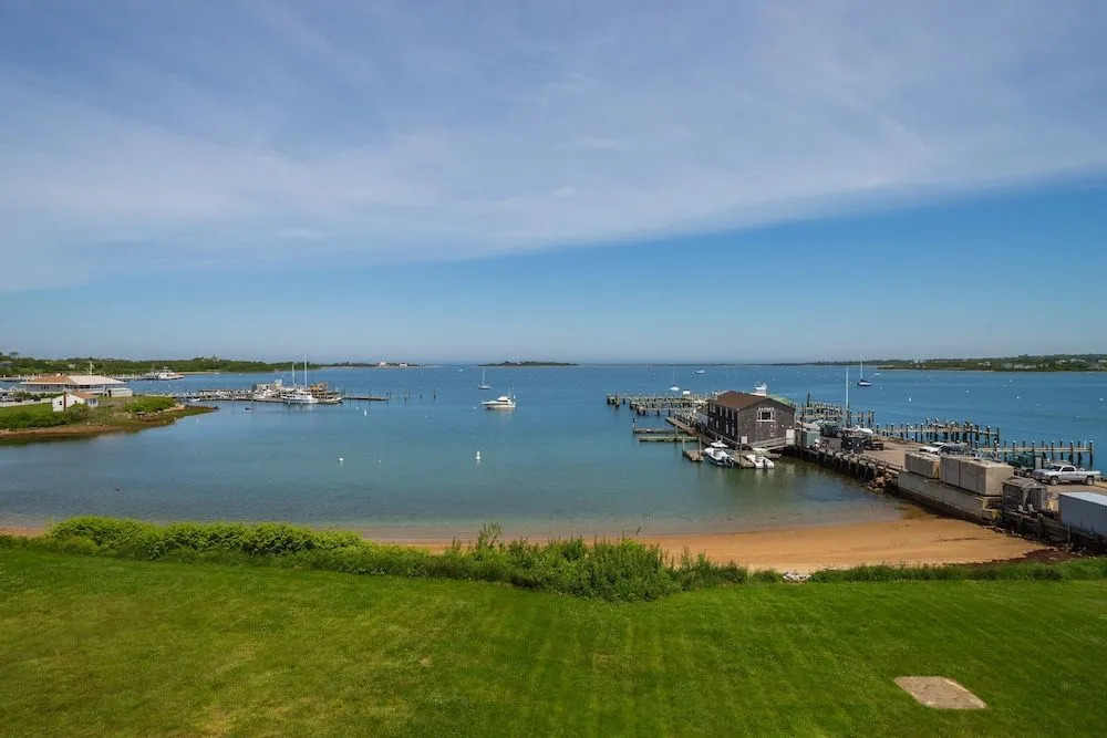 Narragansett Inn