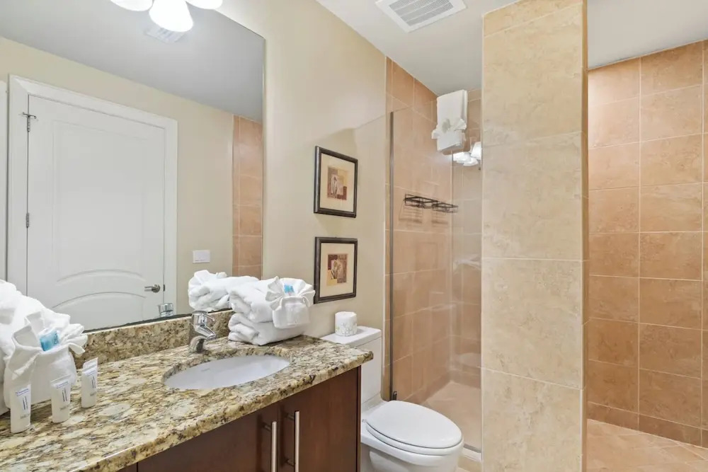 Turquoise Place 1807 D