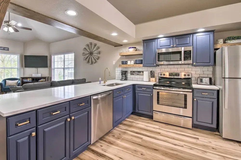 Cozy + Deluxe Branson Condo w/ Covered Balcony