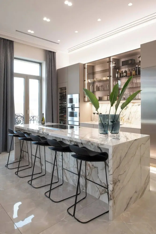 Luxury Penthouse In Downtown
