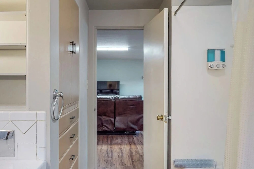 2BR Dog-friendly Duplex Close to Boise w/ W & D
