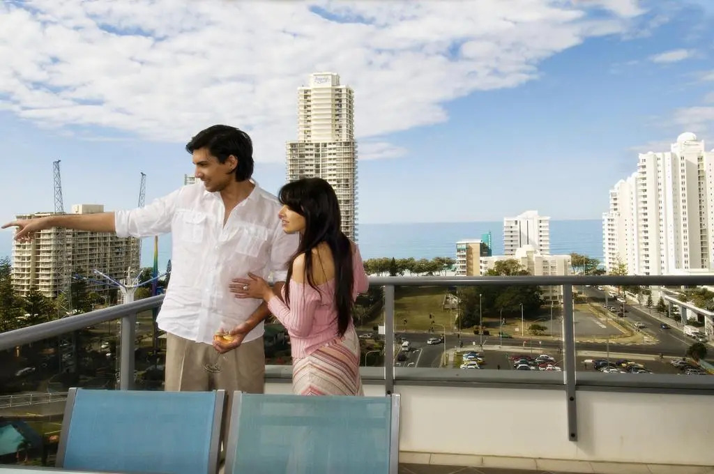 Solaire Apartments