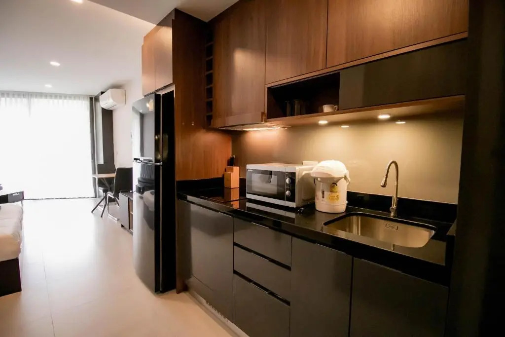 Escape Condominiums Beachfront Suites - Mae Phim