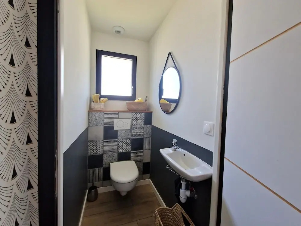 Beautiful House With Heated Pool, Ploemeur