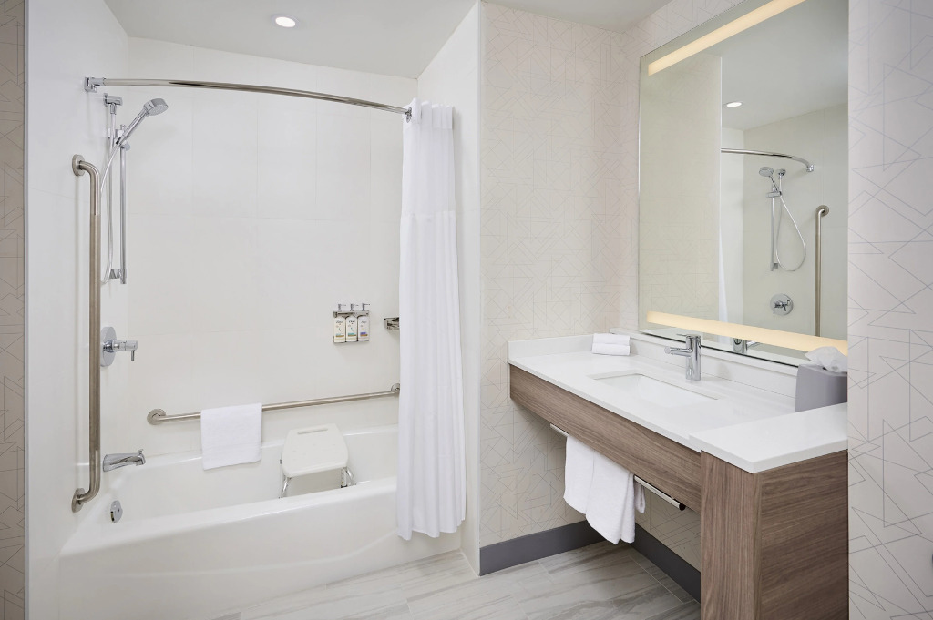 Holiday Inn Express Hamilton Upper James by IHG