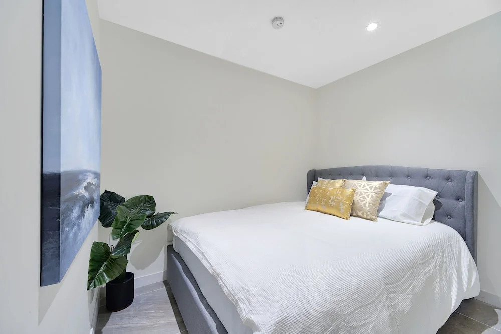 New Luxury Manhattan style in heart of CBD