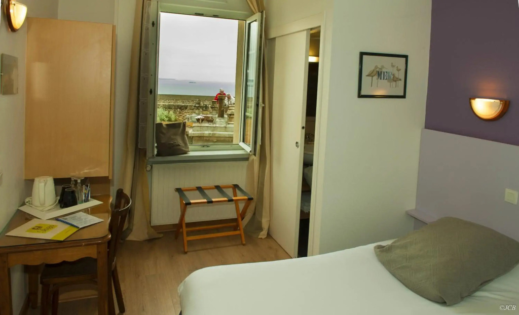 Hôtel La Porte Saint Pierre-Logis Hôtel Intra Muros RÉNOVÉ en 2026