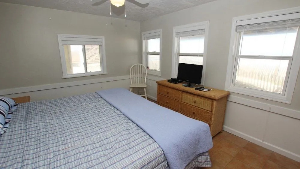 Oceans 180 - 5 Br Home