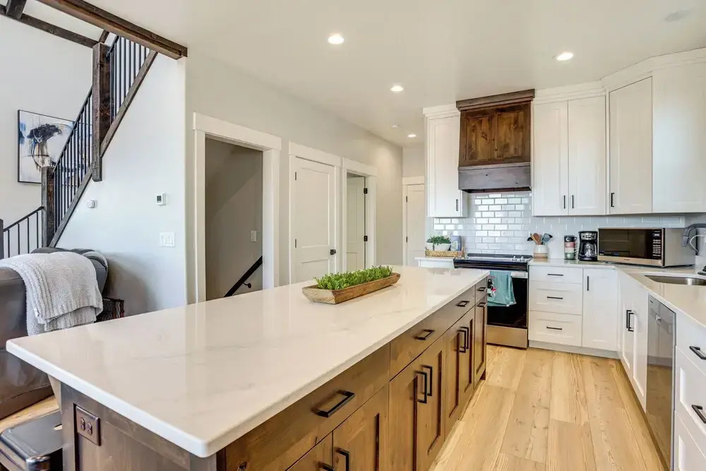 Mtn & Lake Views: Family Retreat in Bear Lake!