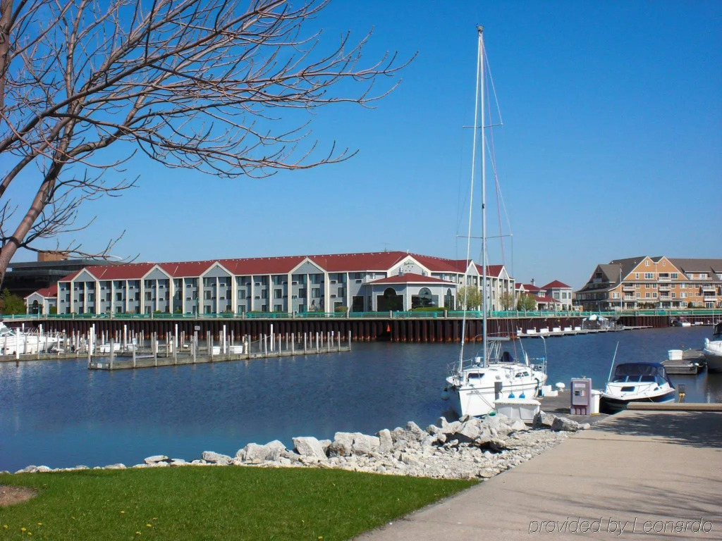 DoubleTree by Hilton Racine Harbourwalk