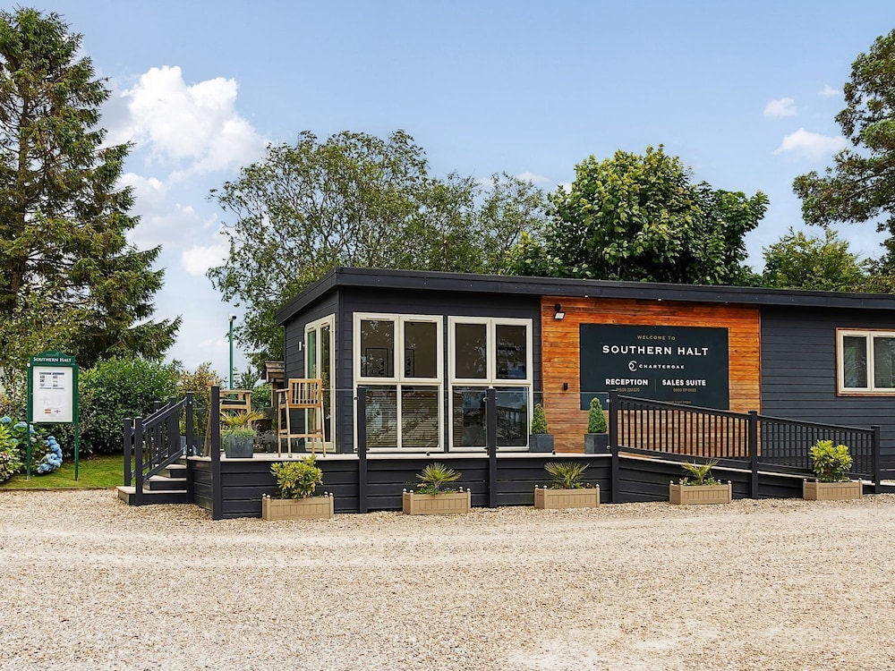 20 Meadow Retreat