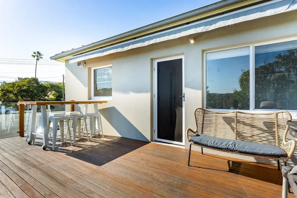 Idyllic 4-bed Home With Alfresco Area Near Beach