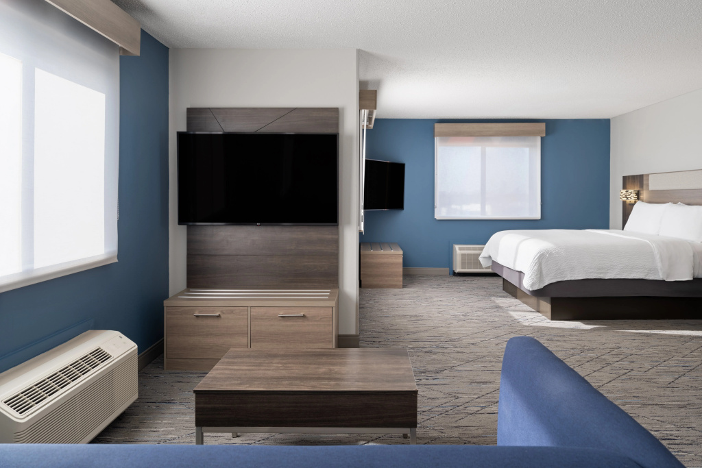 Holiday Inn Express & Suites Midwest City by IHG