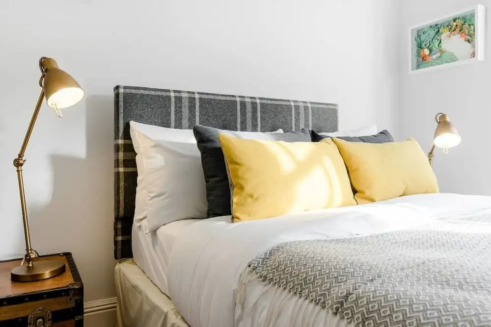 Designer 2 Bed on Hampstead High St