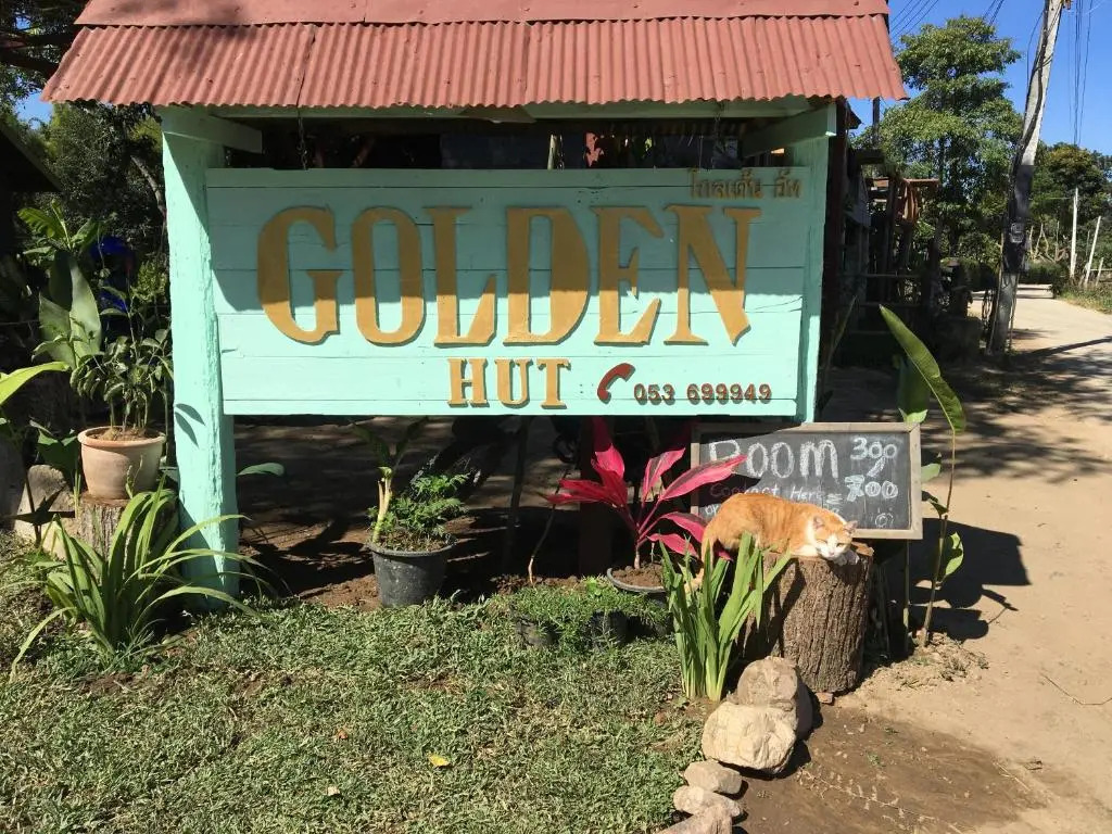 Golden Hut -Chill Bungalows in town黄金泰式传统独栋小屋