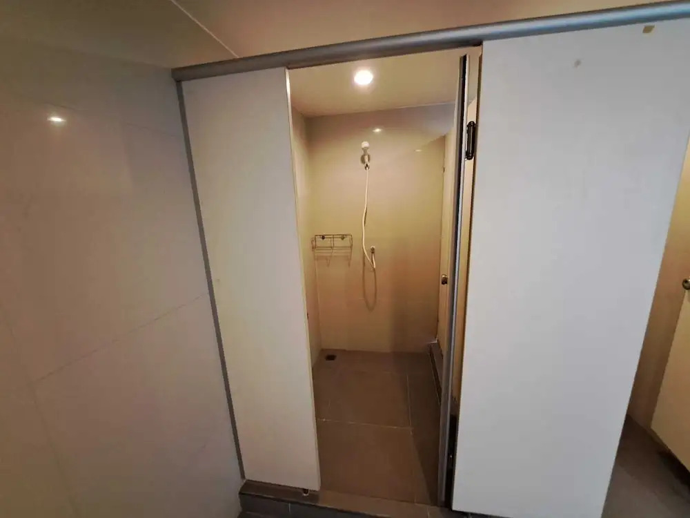 6C - 2 Bedroom Downtown Apartment With Shared Pool