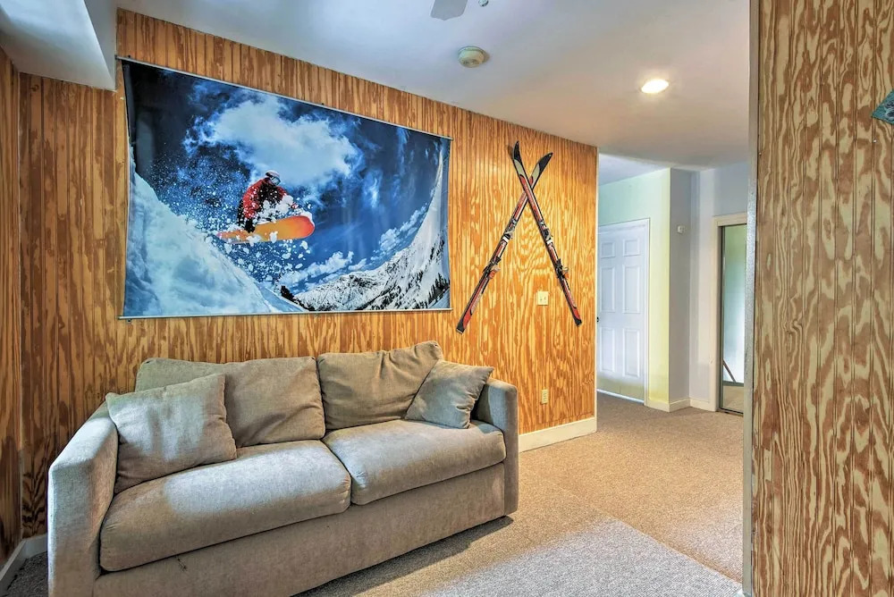 Lake Harmony Condo < 1 Mi to Big Boulder Mountain!