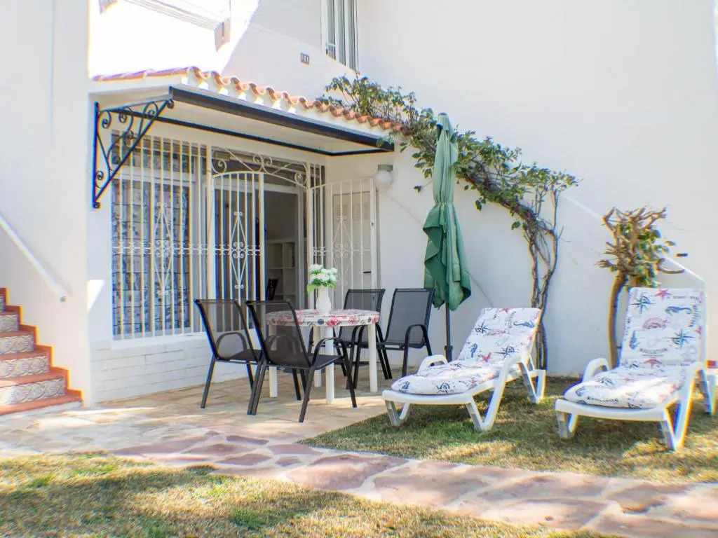 Bungalow acceso directo a piscina.wifi gratis