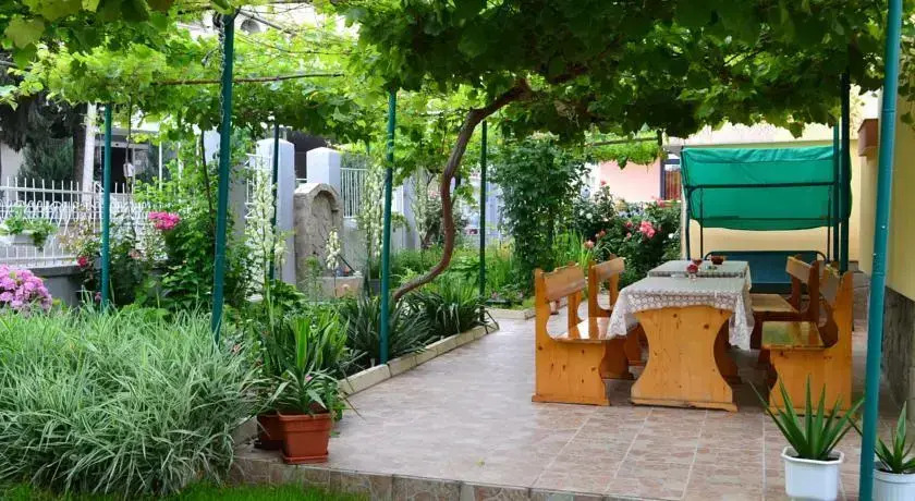 Guest house Tangra