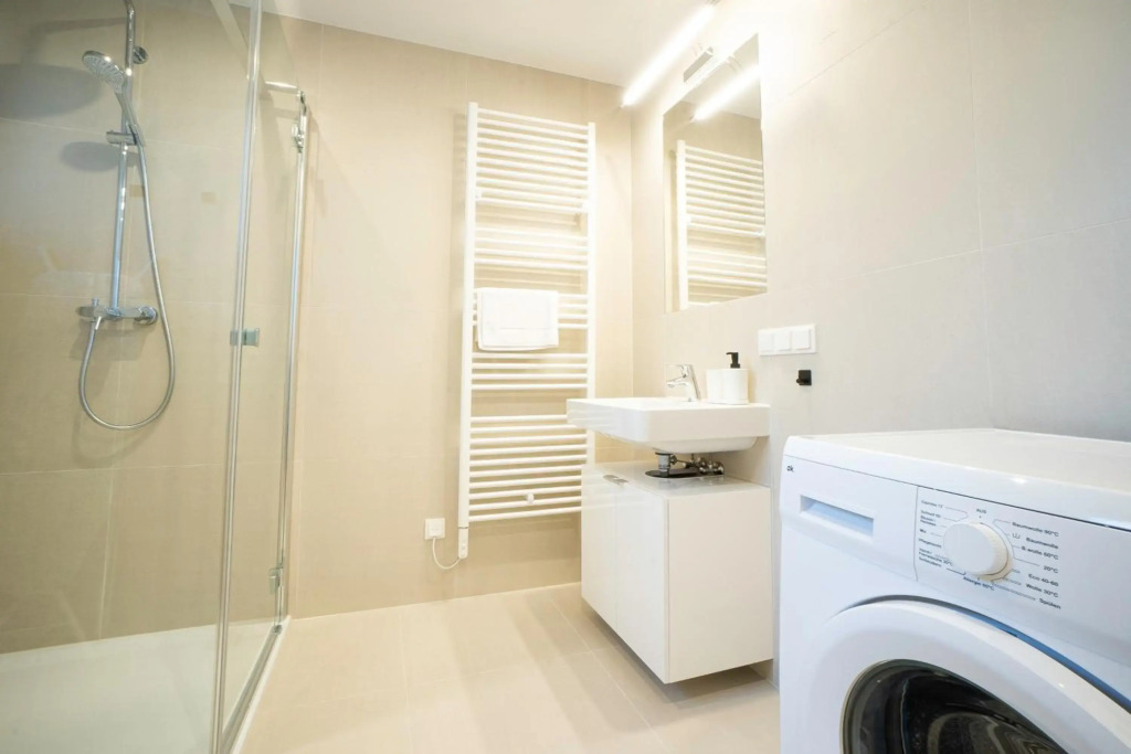 2-story penthouse with designer renovation for 2 people. A 15-minute walk to the city center