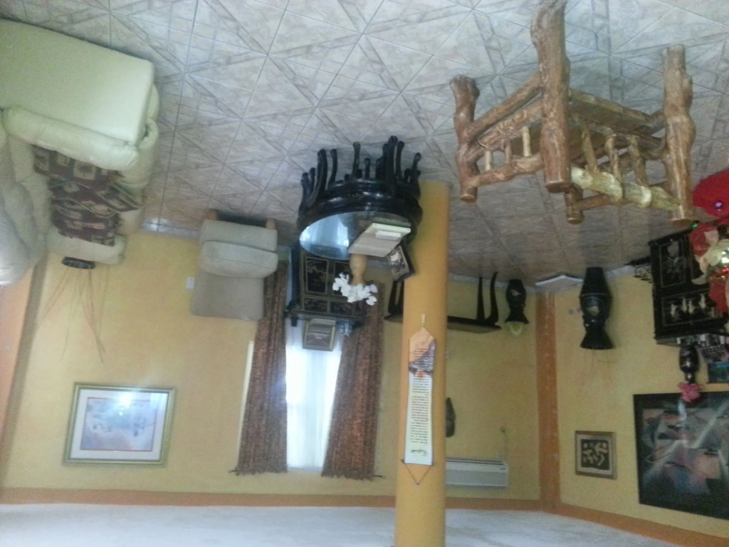 La Delphina B&B Bar and Grill Hotel
