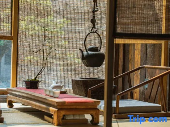 Liuzhou Qishe Hotel (Yaoyu Ancient Town Flagship Store)