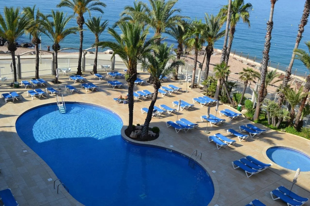 Caprici Beach Hotel & Spa