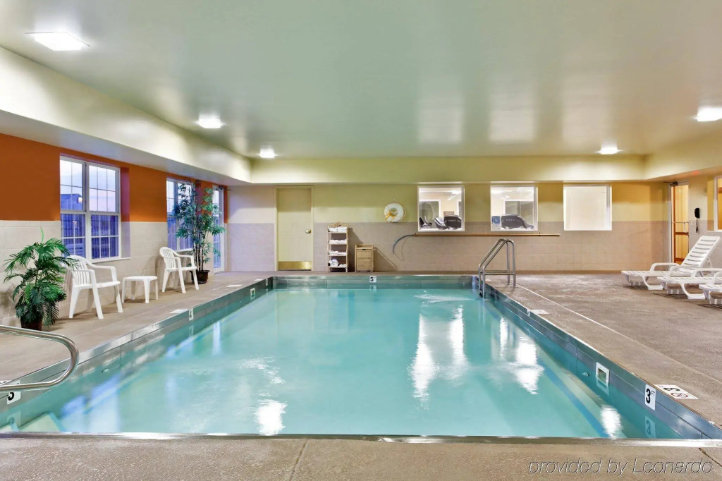 Country Inn & Suites by Radisson, Marion, IL