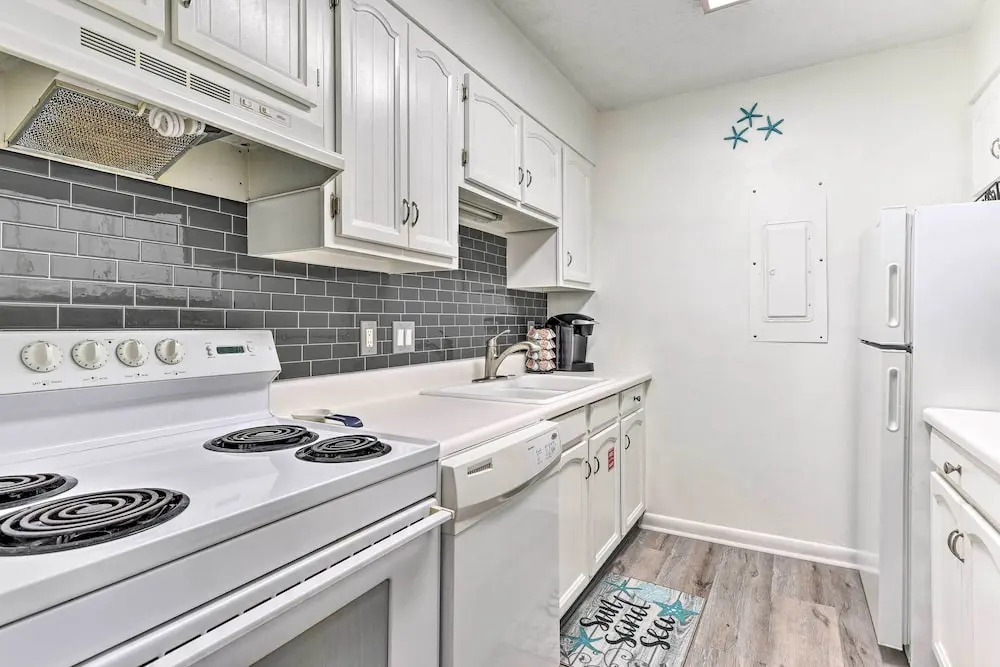 Quaint Condo < Half-mi to Fort Clinch Beach!