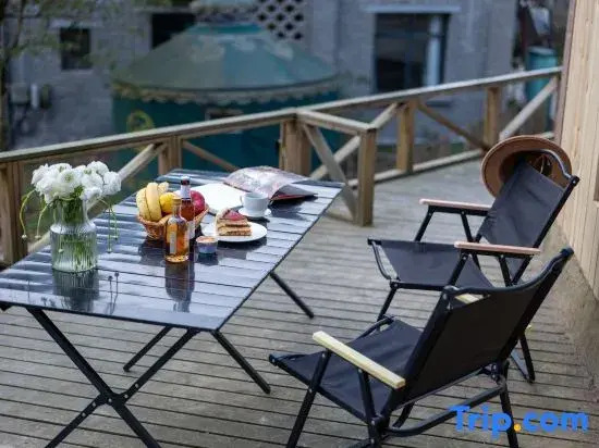 Qingcheng Mountain·Yuan.Qi Wooden House Private Tang Homestay