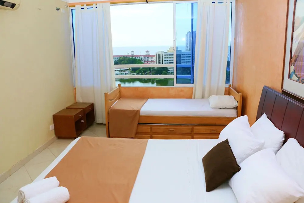 Beachfront Apartment 6 People 1105A