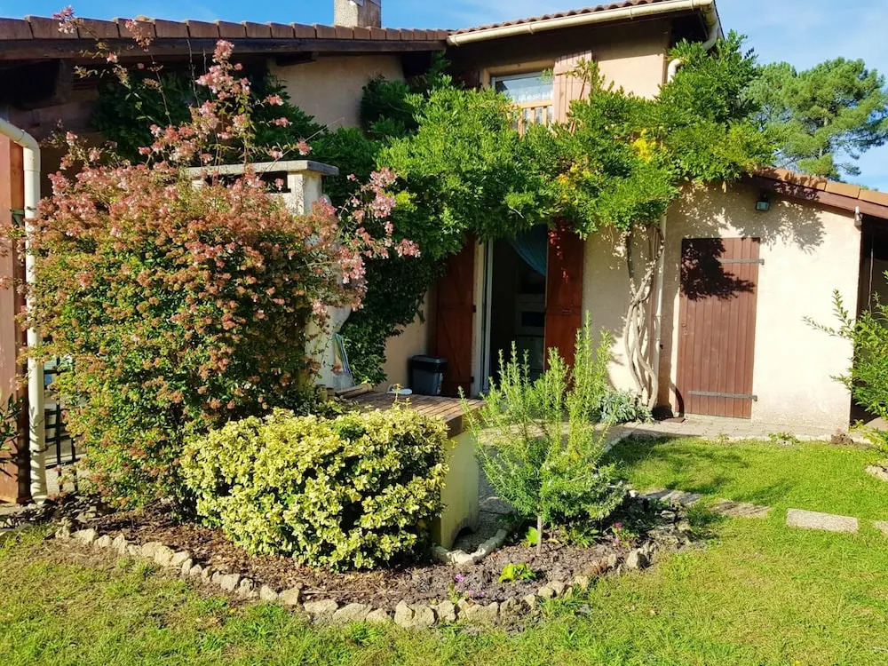 Apartment With 2 Bedrooms in Onesse-laharie, With Pool Access and Encl
