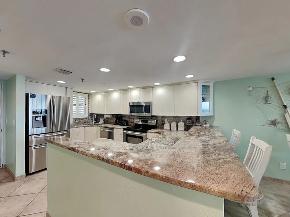 Oceanside Retreat 804-805