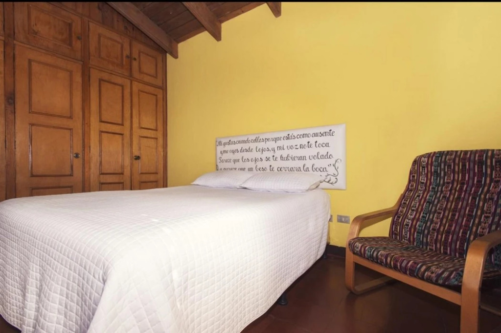 Quetzalroo Boutique Hostel