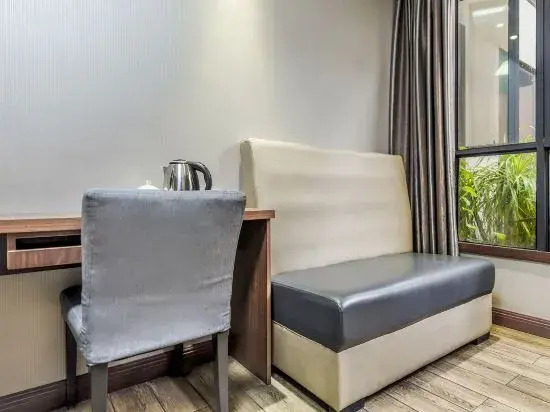 Sifang Yachen Hotel (Chongqing Dadukou Pedestrian Street)