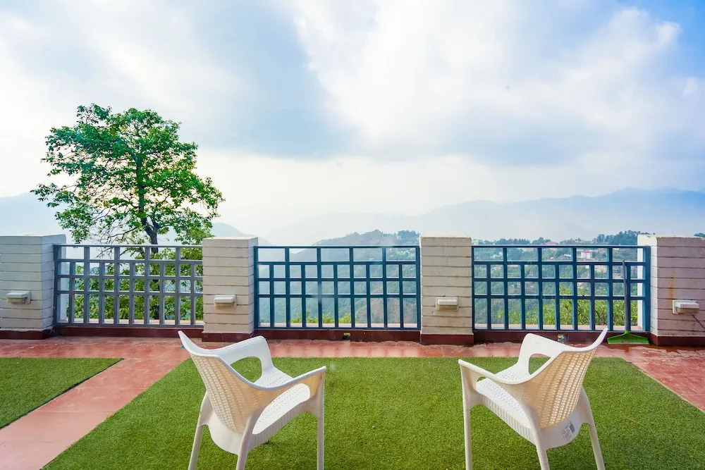 OYO 12429 Home Vintage 3BHK Villa Library Road
