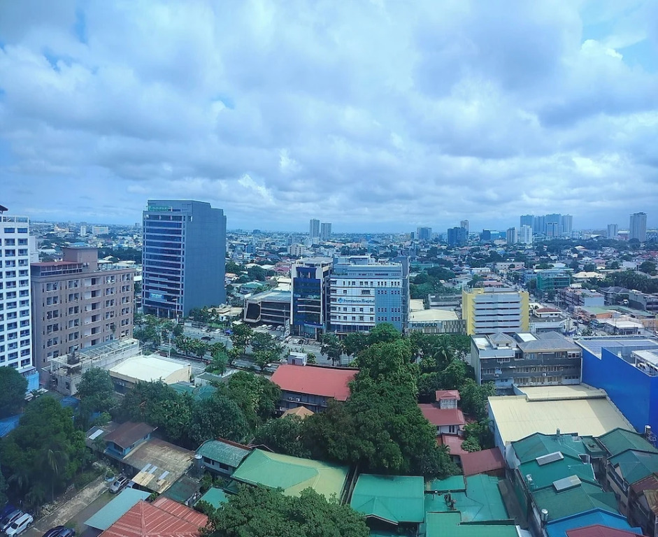 Cozy City Getaway in Quezon City - Entire Condo for Rent